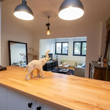 Apartmán Cosy With Garden Balcony *