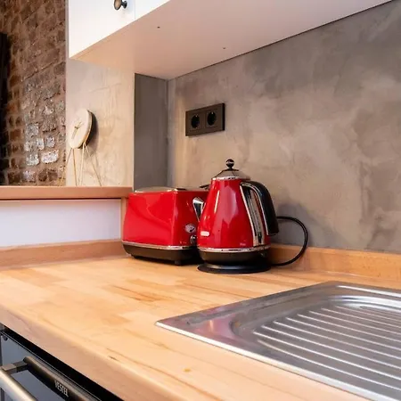 Cosy With Garden Balcony