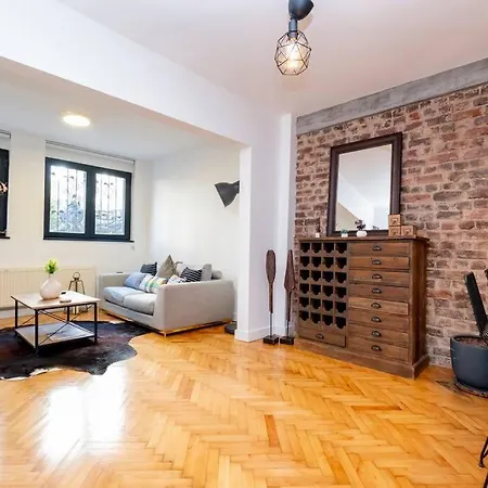 Cosy With Garden Balcony Istambul