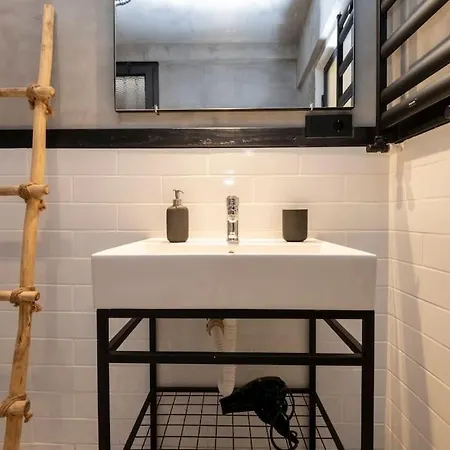 Cosy With Garden Balcony 伊斯坦布尔