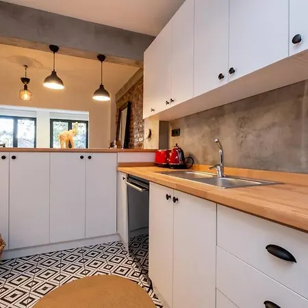 Cosy With Garden Balcony